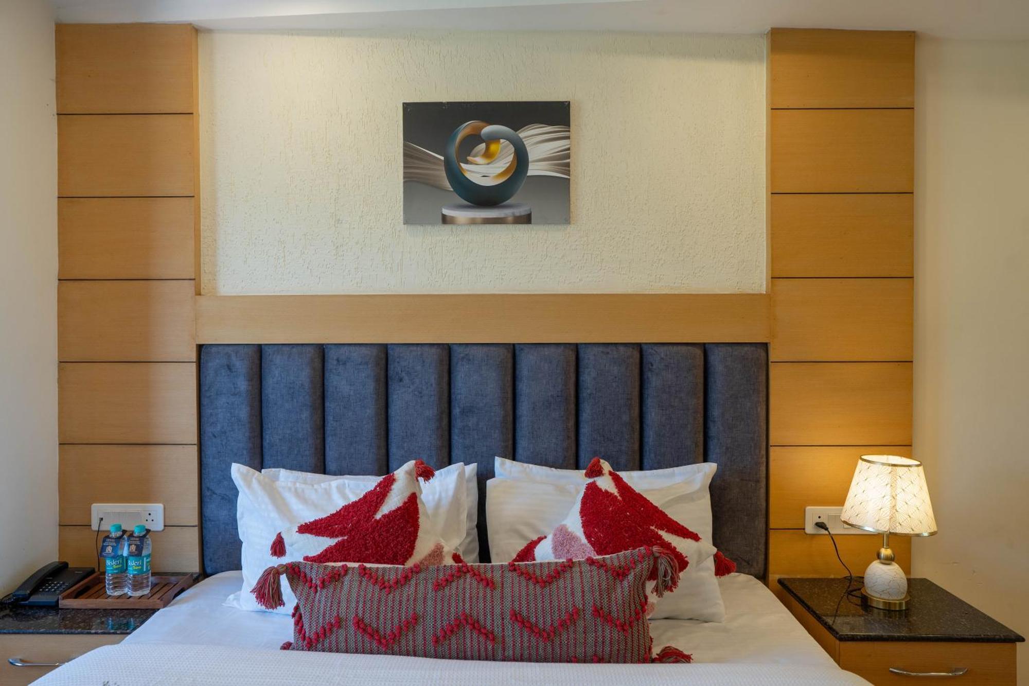 Super Hotel By Perfectstayz Mall Road 穆索里 外观 照片