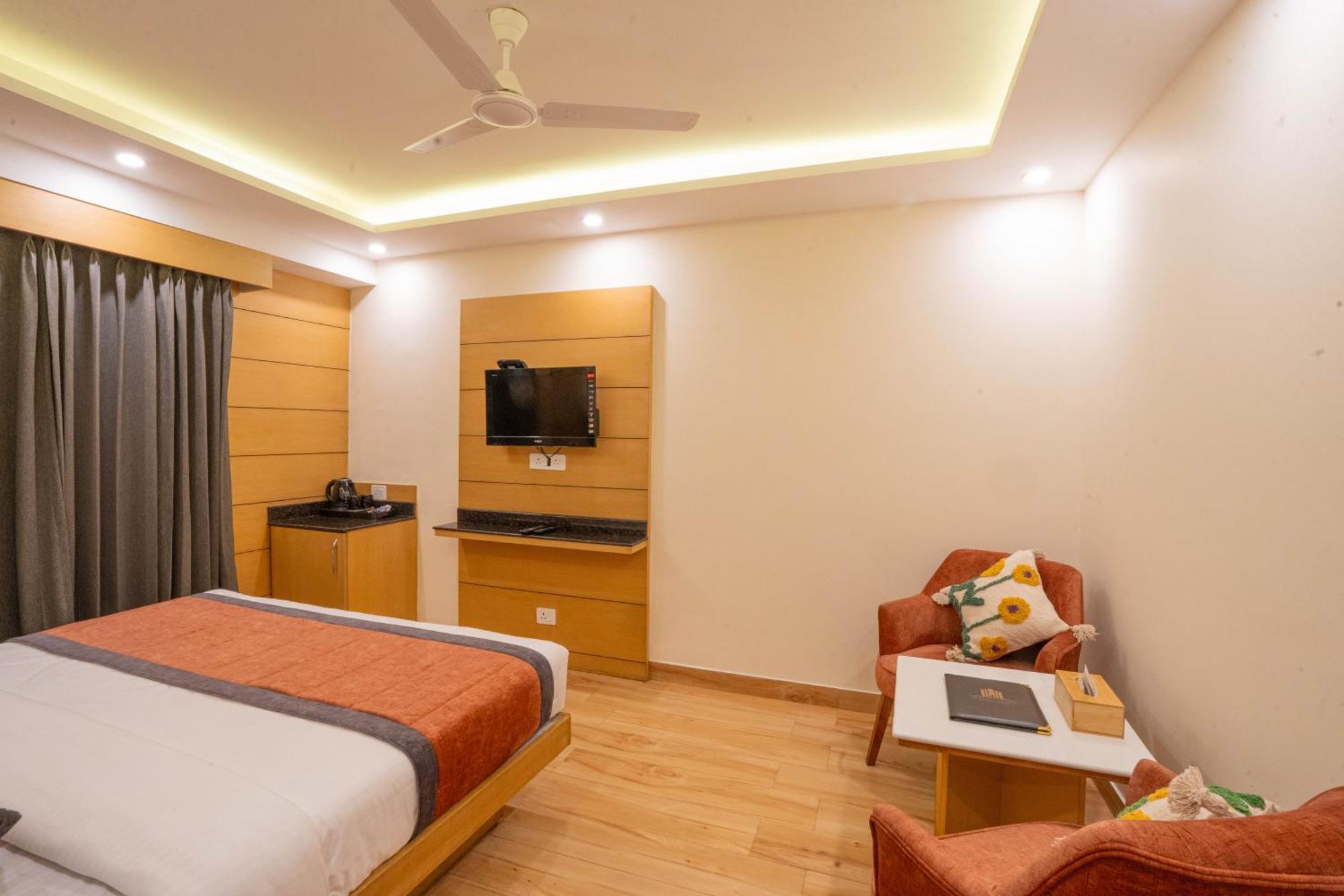 Super Hotel By Perfectstayz Mall Road 穆索里 客房 照片