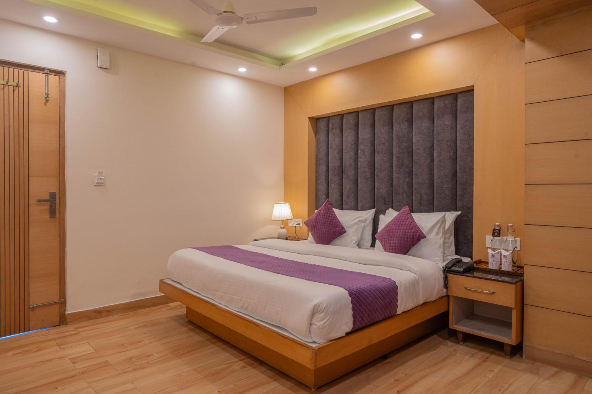Super Hotel By Perfectstayz Mall Road 穆索里 客房 照片